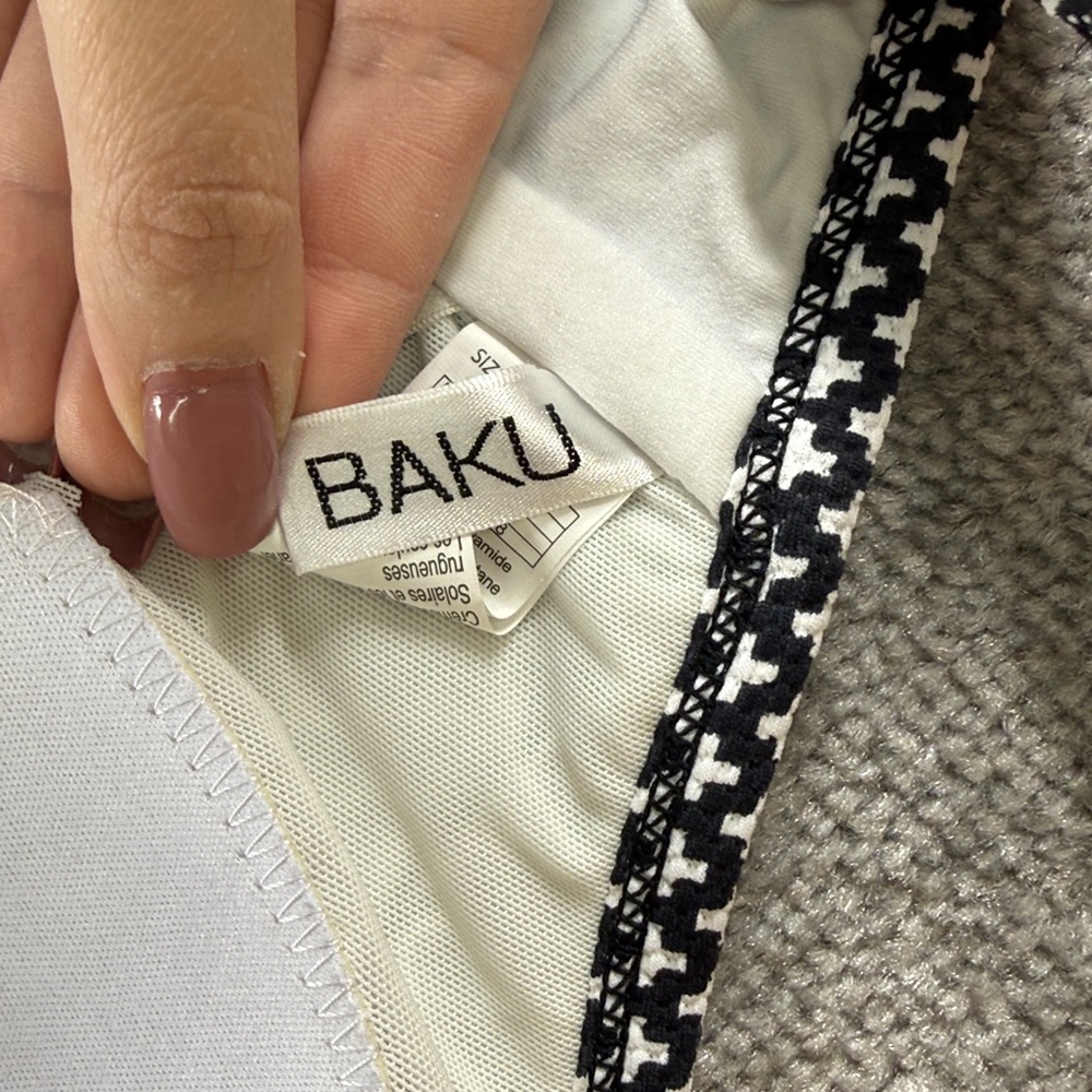 BAKU Australia Black White Geometric High Neck Bikini Top AU 10 US 7 Racer Swim - Picture 7 of 7